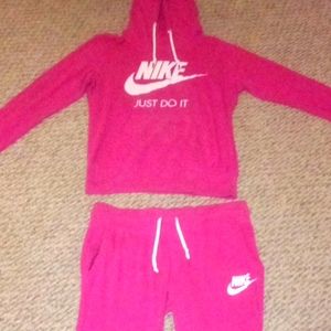 Pink NIKE two piece outfit